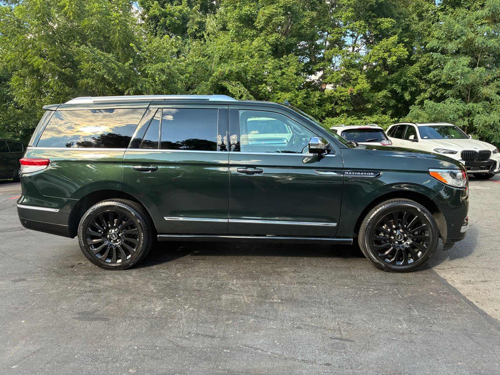 2022 Lincoln Navigator Image 5
