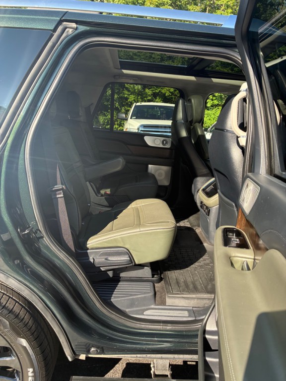 2022 Lincoln Navigator Image 21