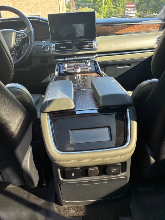 2022 Lincoln Navigator Image 24