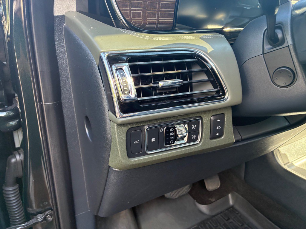2022 Lincoln Navigator Image 27