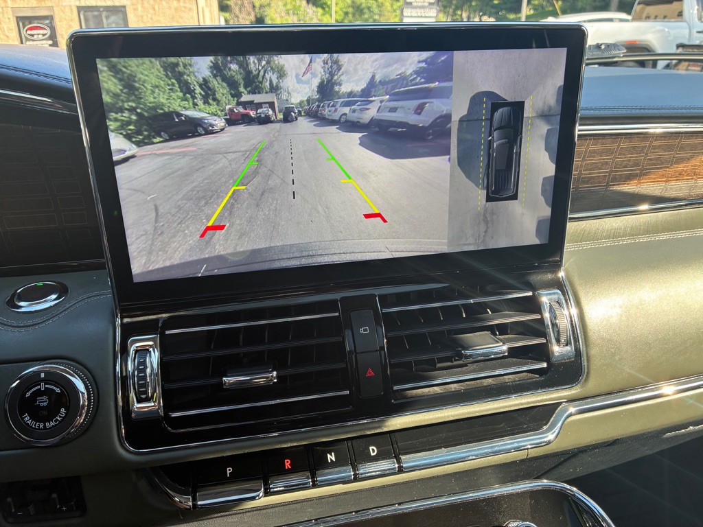 2022 Lincoln Navigator Image 32