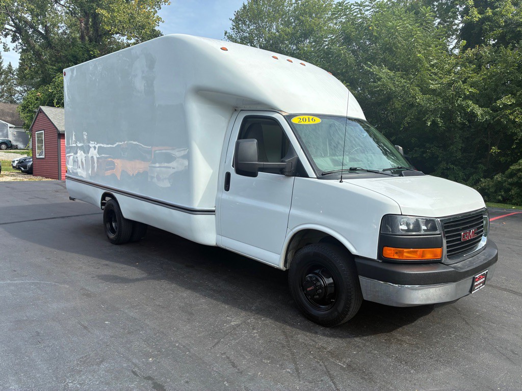 2016 GMC Savana Image 6