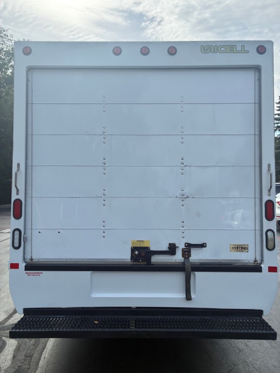2016 GMC Savana Image 19