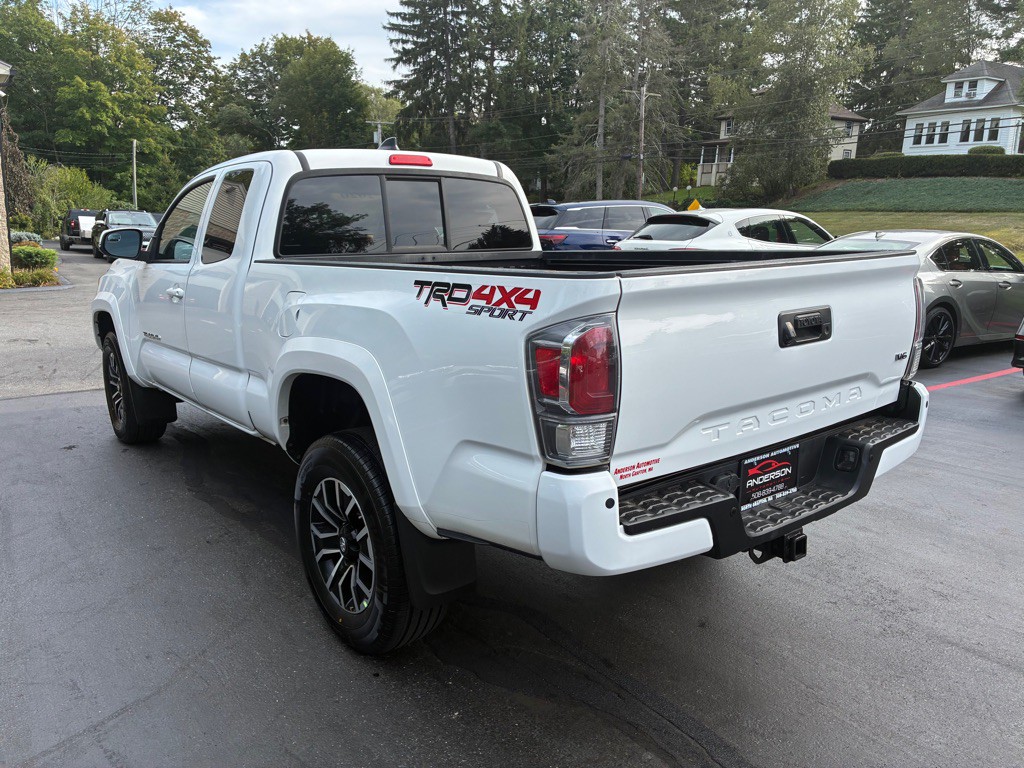 2020 Toyota Tacoma Image 10