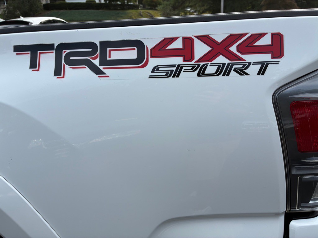 2020 Toyota Tacoma Image 16