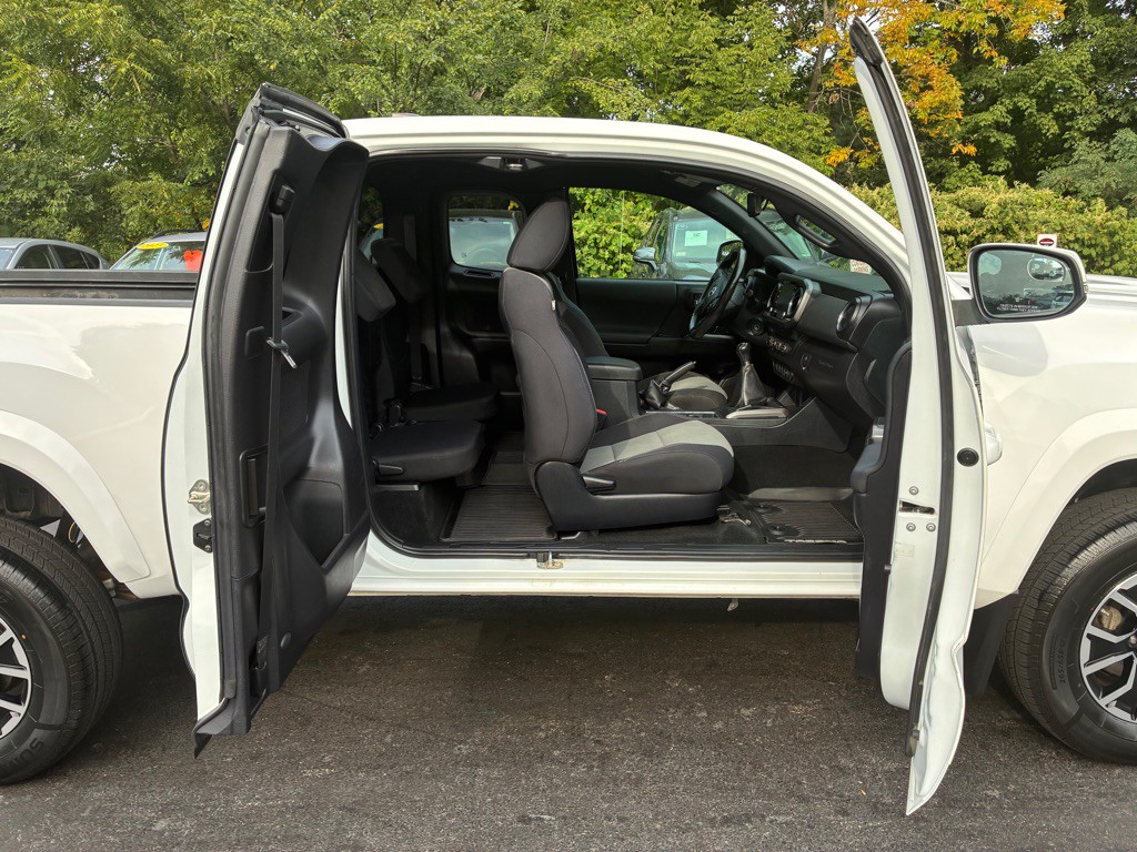 2020 Toyota Tacoma Image 20