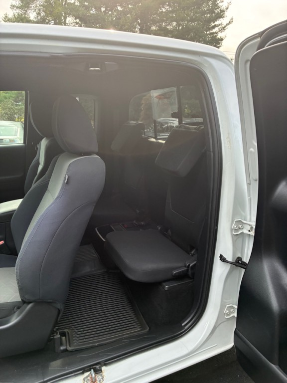 2020 Toyota Tacoma Image 26