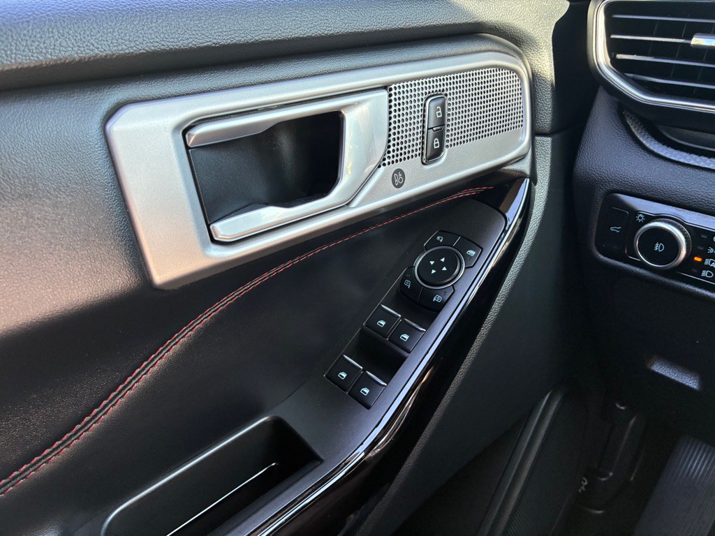 2023 Ford Explorer Image 32