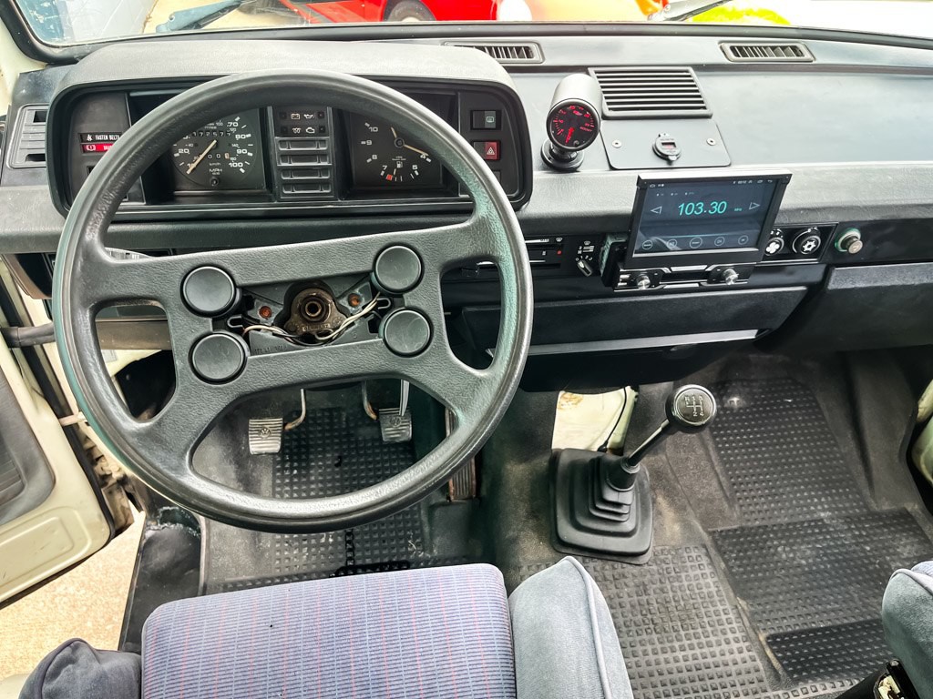 1990 Volkswagen Vanagon Image 16