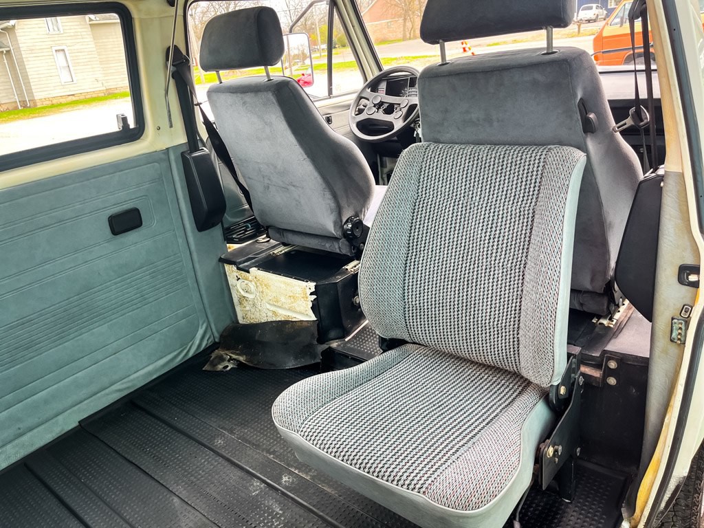 1990 Volkswagen Vanagon Image 21
