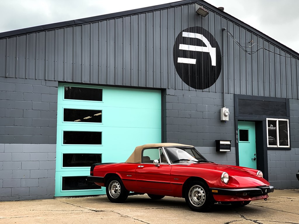 1987 Alfa Romeo Spider Image 2