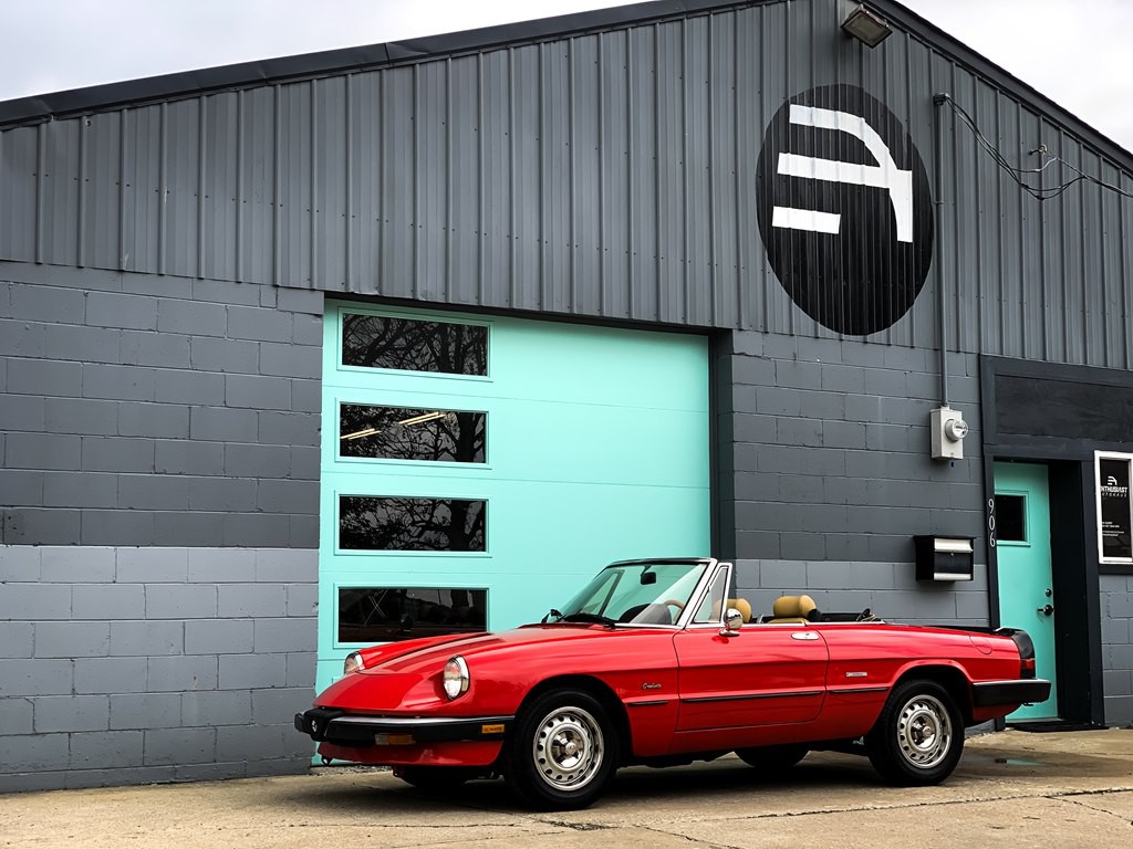 1987 Alfa Romeo Spider Image 3