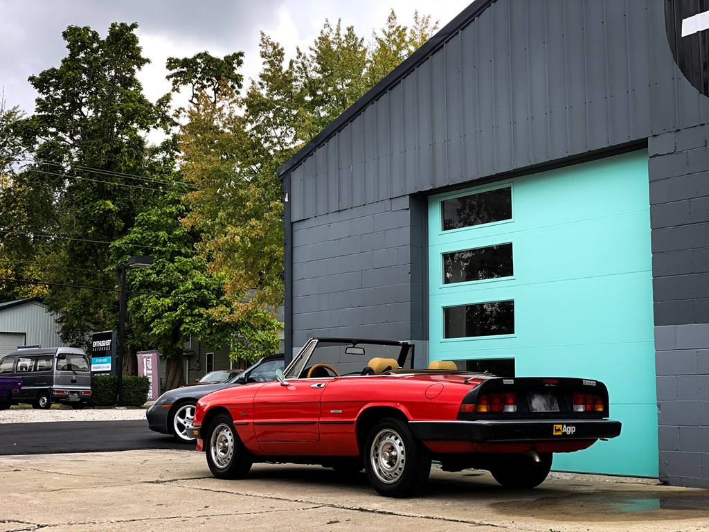 1987 Alfa Romeo Spider Image 5
