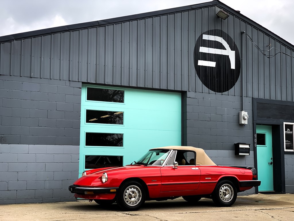 1987 Alfa Romeo Spider Image 6