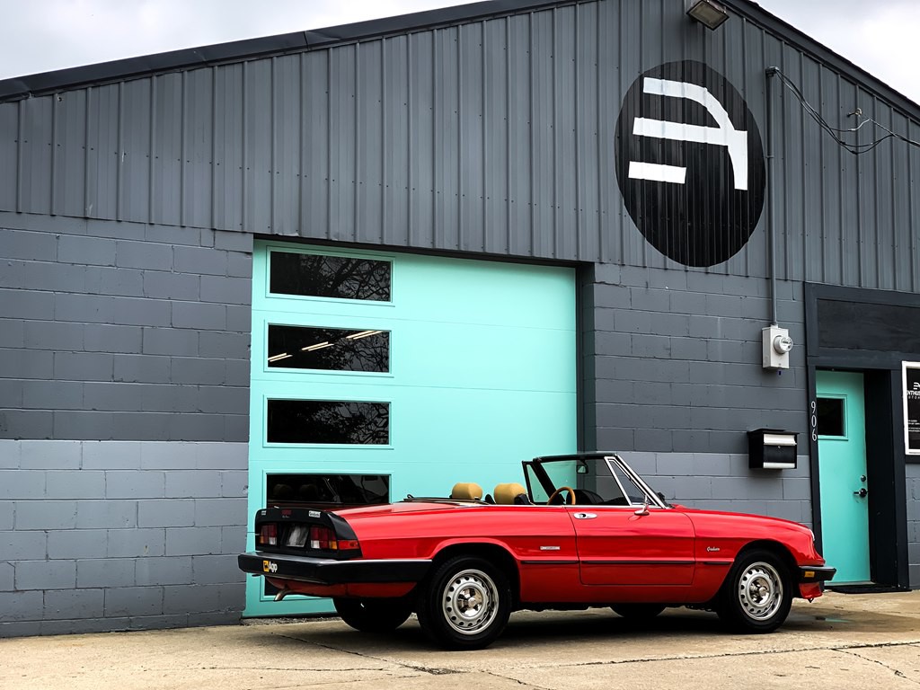 1987 Alfa Romeo Spider Image 22