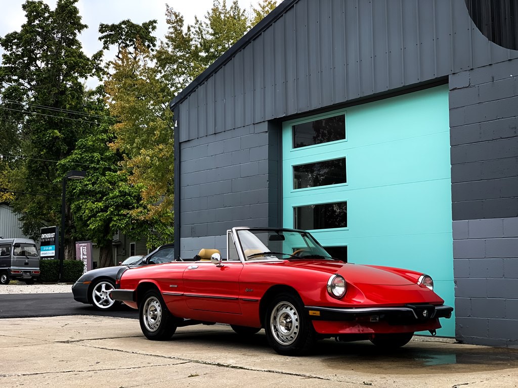 1987 Alfa Romeo Spider Image 24