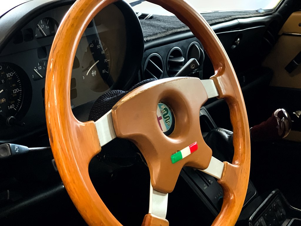 1987 Alfa Romeo Spider Image 33