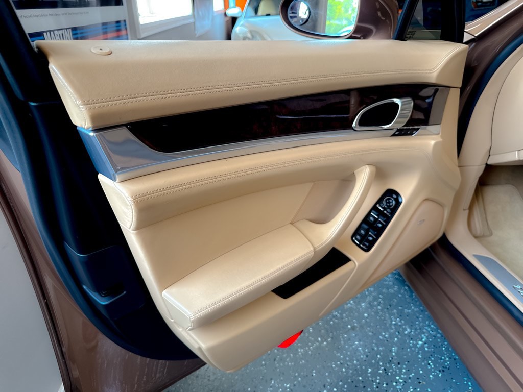 2010 Porsche Panamera Image 18