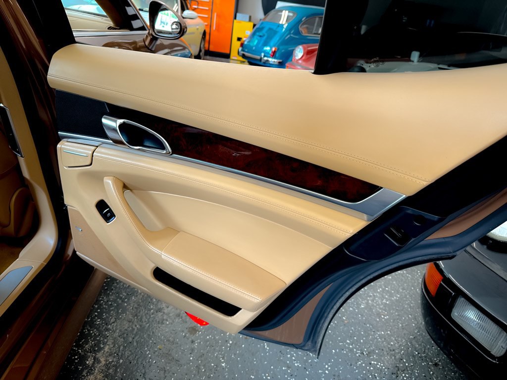 2010 Porsche Panamera Image 26