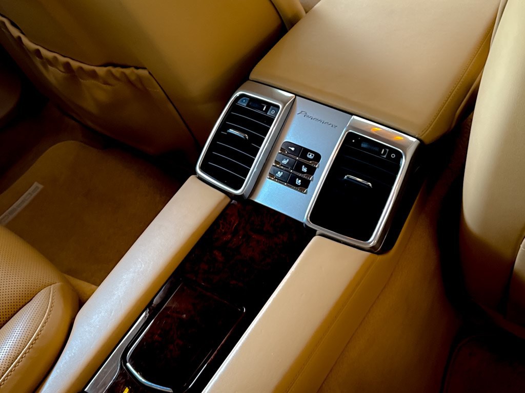 2010 Porsche Panamera Image 34
