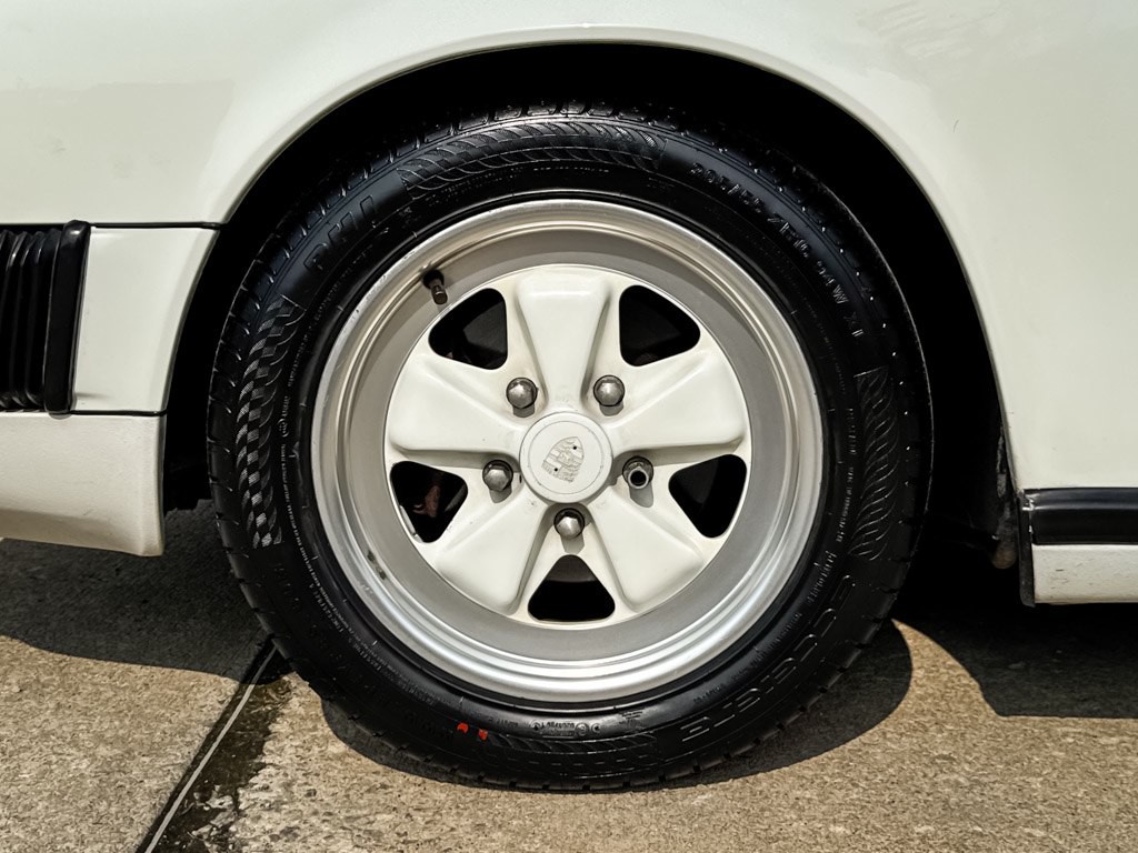 1986 Porsche 911 Image 5
