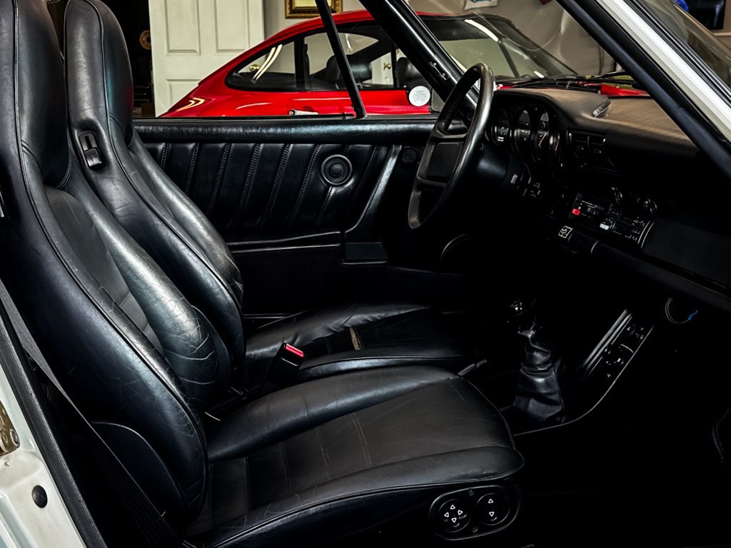 1986 Porsche 911 Image 32