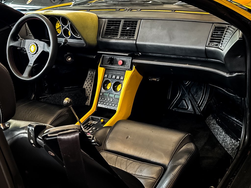 1990 Ferrari 348 Image 28