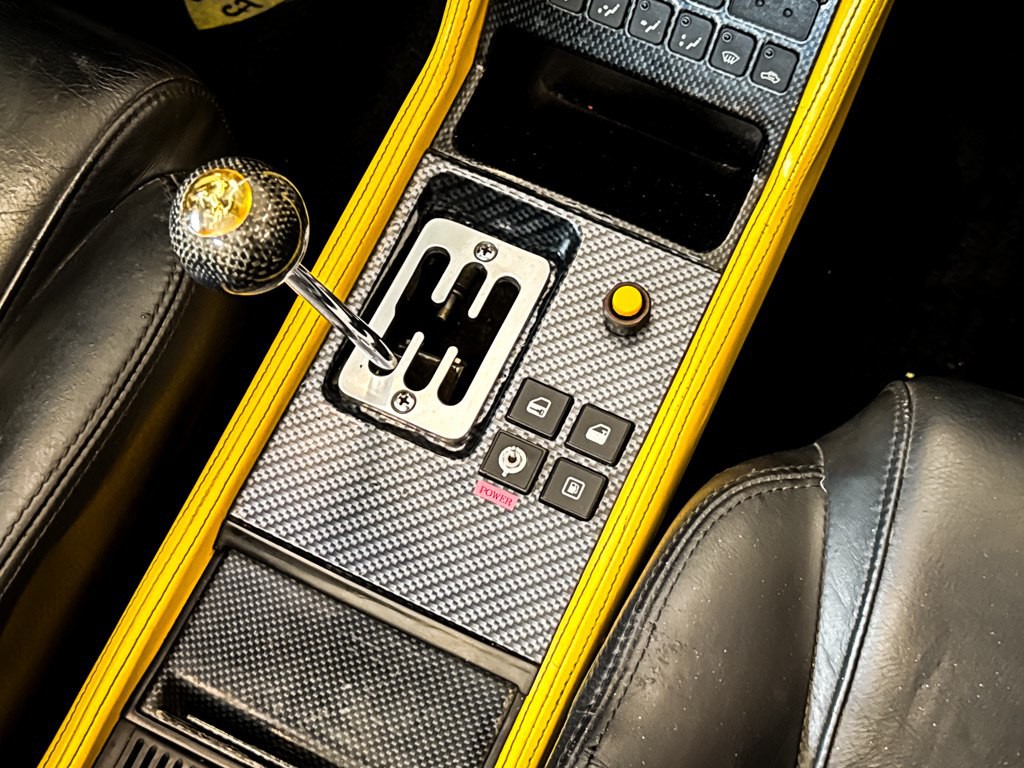 1990 Ferrari 348 Image 32