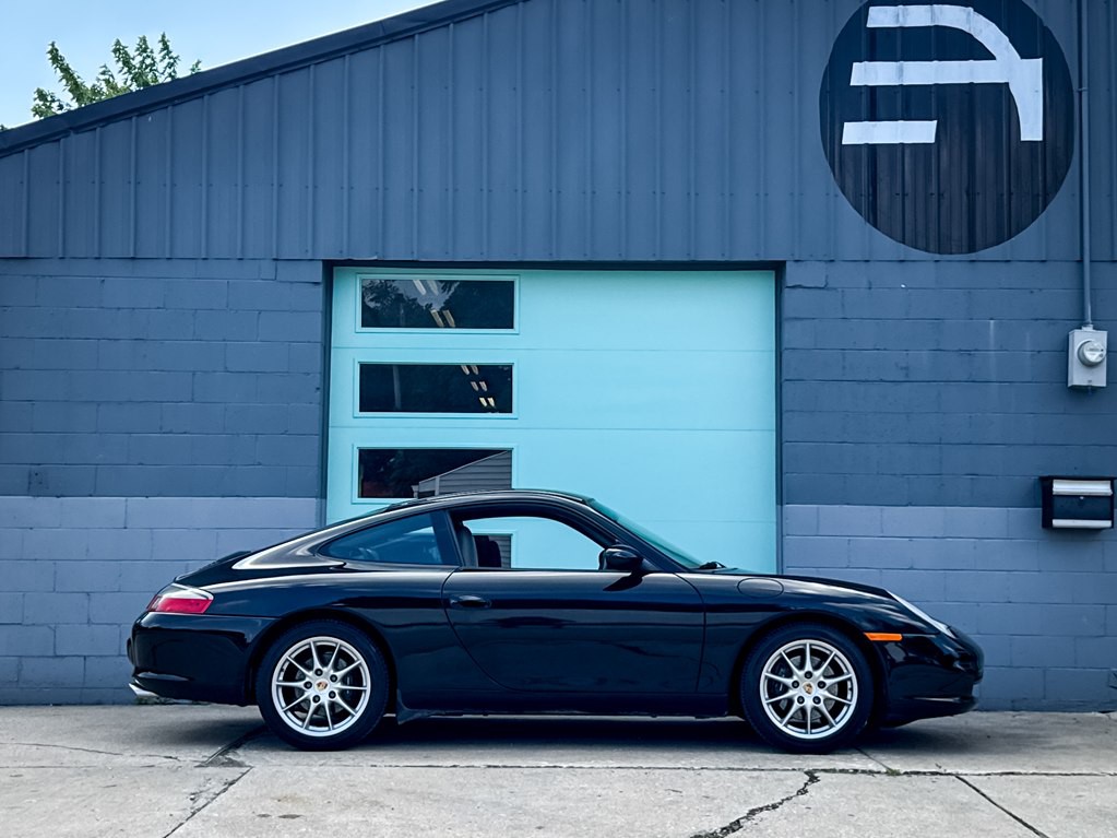 2002 Porsche 911 Image 12
