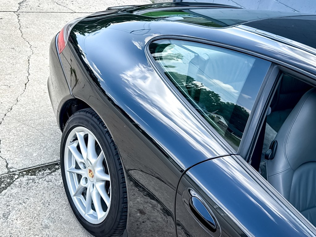 2002 Porsche 911 Image 18