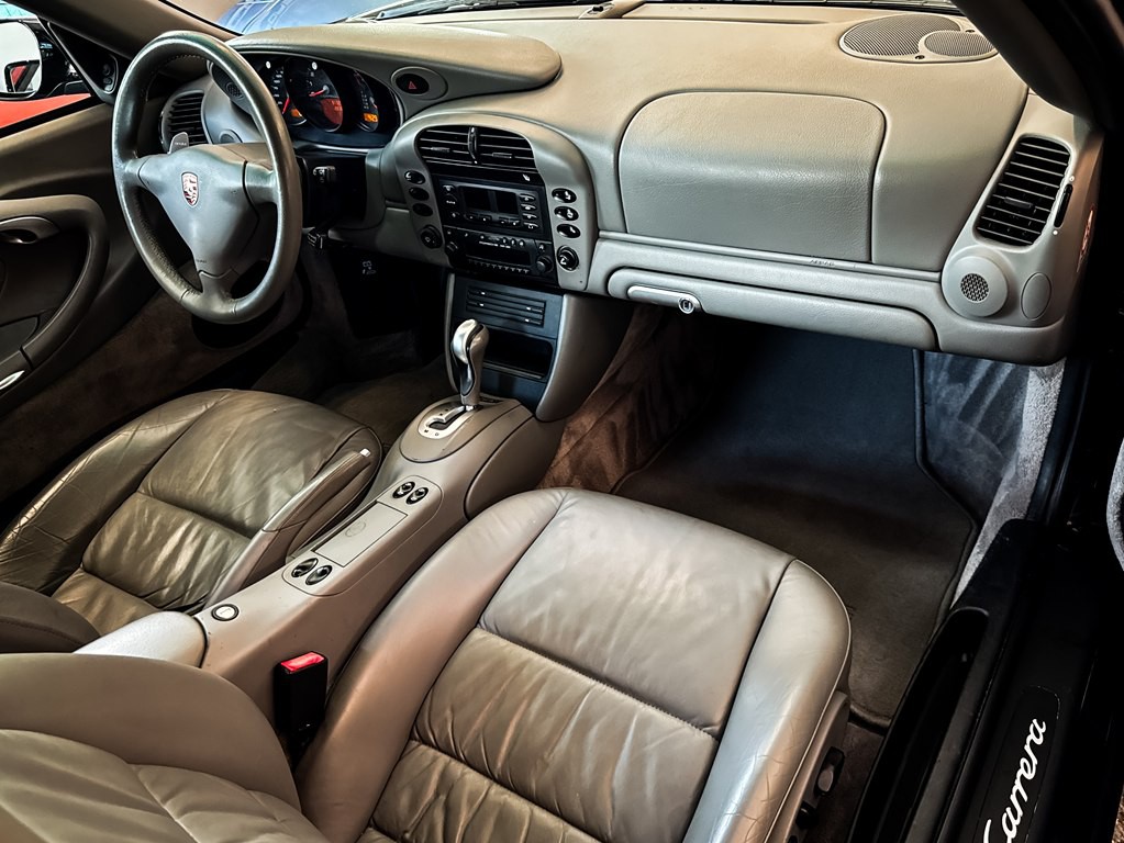 2002 Porsche 911 Image 28