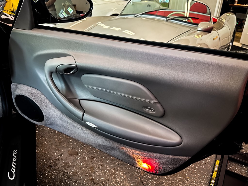 2002 Porsche 911 Image 29