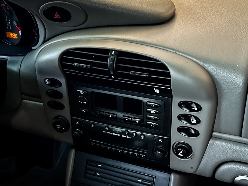 2002 Porsche 911 Image 32