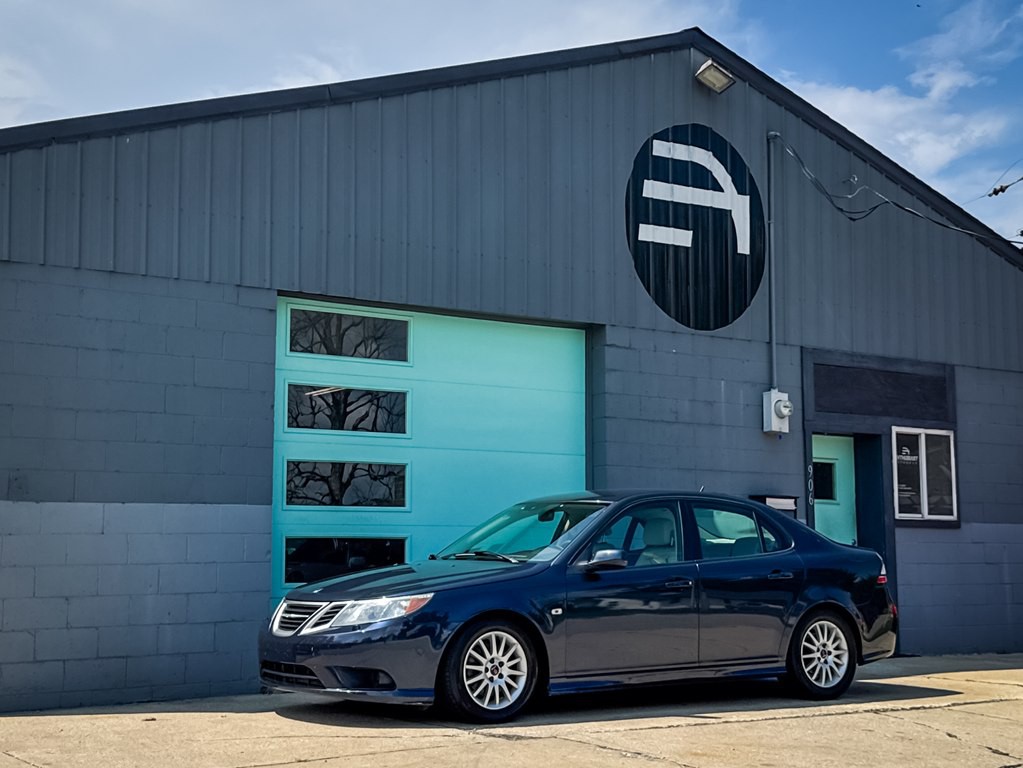 2009 Saab 9-3 Image 2