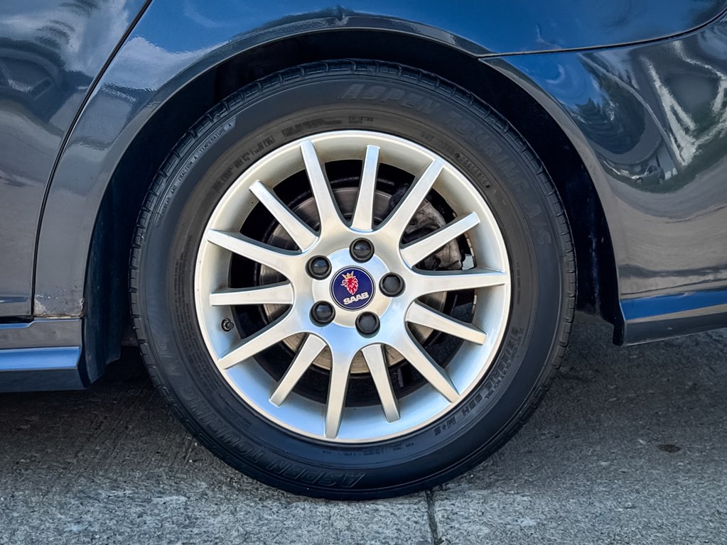 2009 Saab 9-3 Image 6