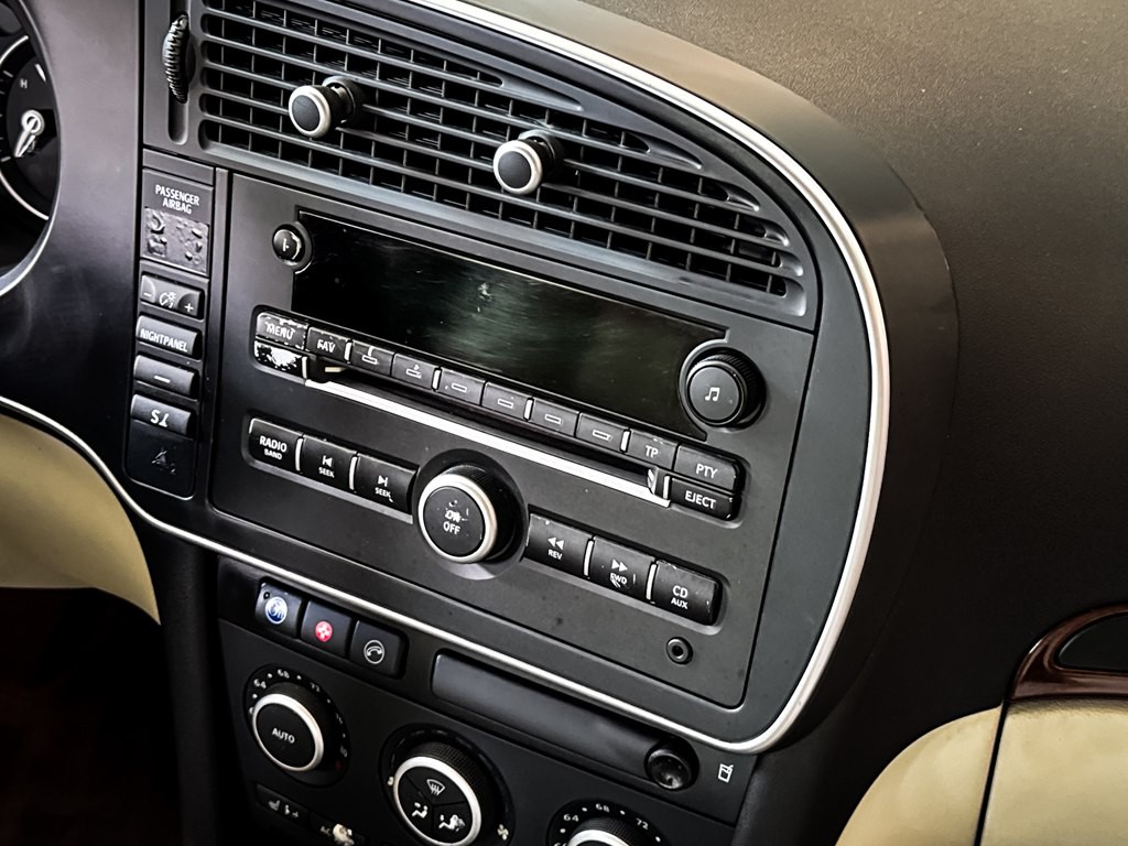 2009 Saab 9-3 Image 30