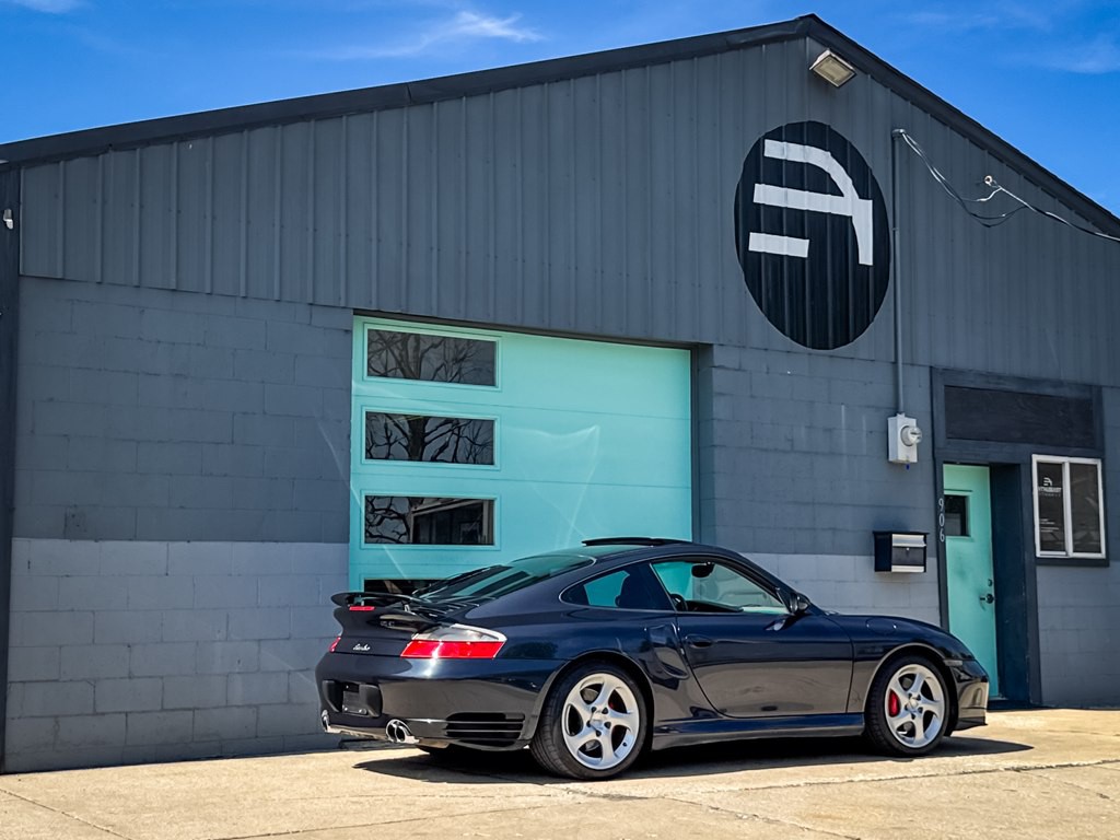2004 Porsche 911 Image 9