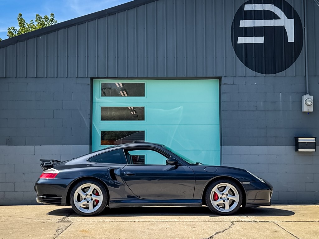2004 Porsche 911 Image 10