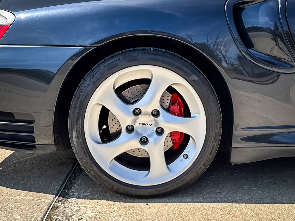 2004 Porsche 911 Image 12