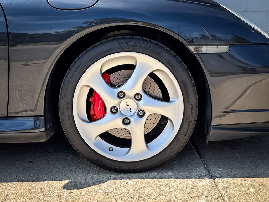 2004 Porsche 911 Image 13