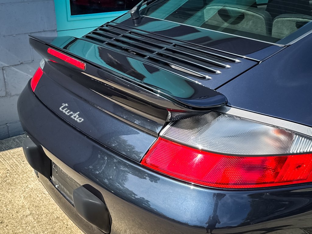 2004 Porsche 911 Image 19