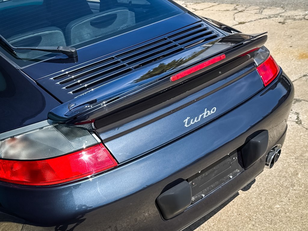 2004 Porsche 911 Image 20