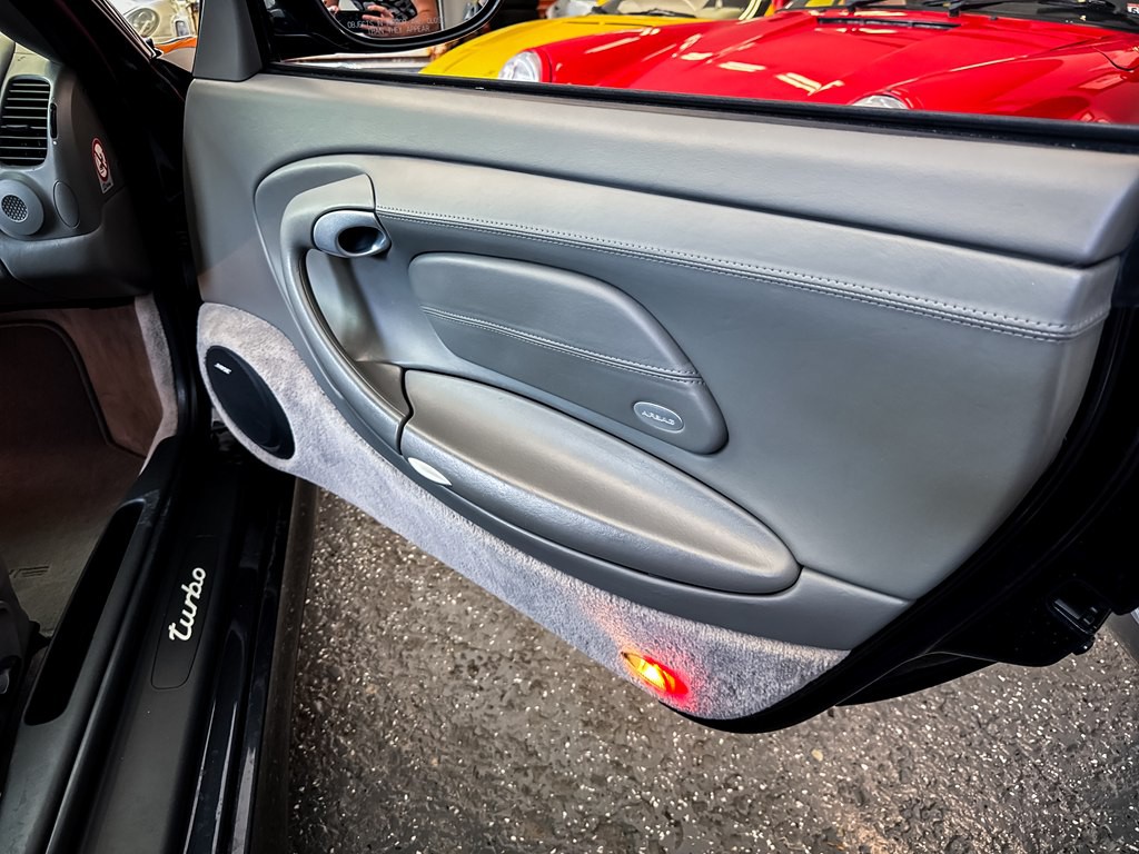 2004 Porsche 911 Image 35
