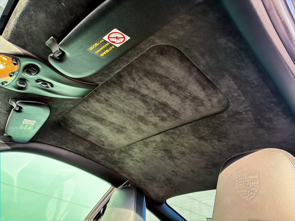 2005 Porsche 911 Image 20