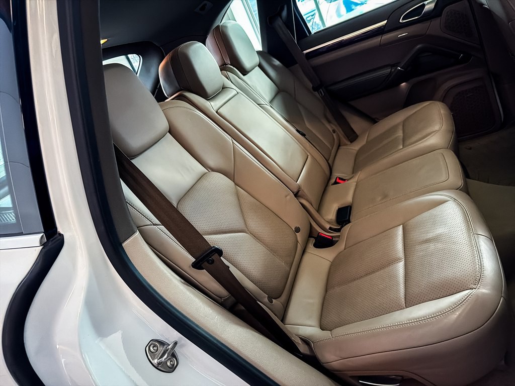 2013 Porsche Cayenne Image 26