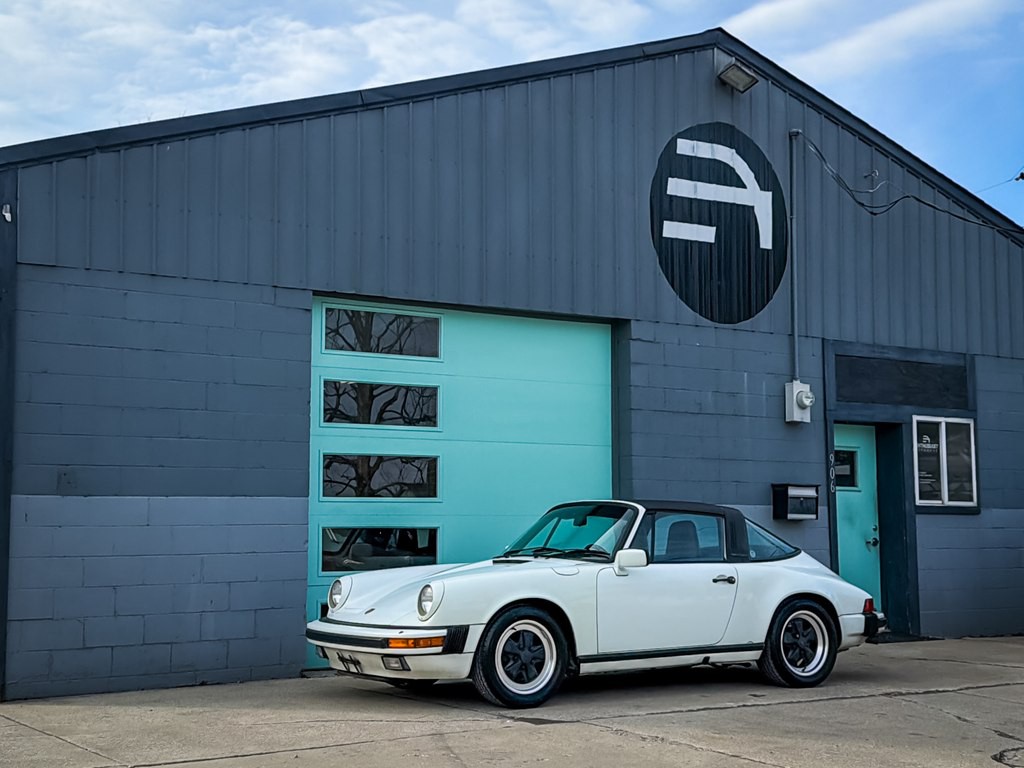 1985 Porsche 911 Image 2