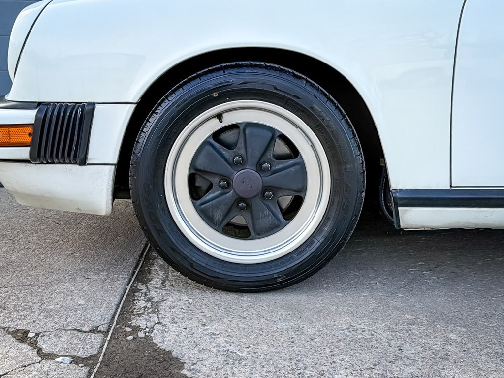 1985 Porsche 911 Image 5