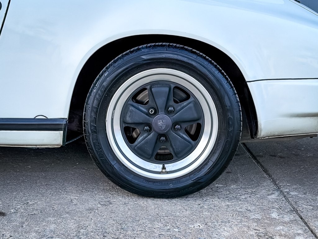 1985 Porsche 911 Image 6