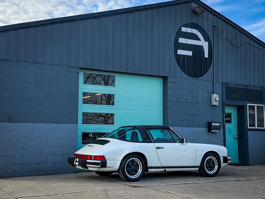 1985 Porsche 911 Image 11