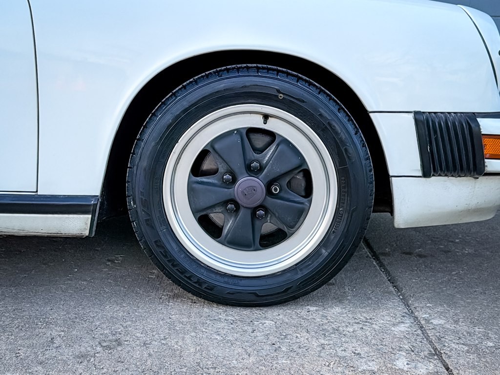 1985 Porsche 911 Image 15